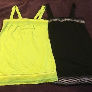 2 cotton blend Old Navy camis. Sz small